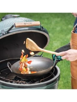 Wok Acier Carbone Avec Sa Spatule - Big-Green-Egg 7 Wok Acier Carbone Avec Sa Spatule - Big-Green-Egg -Autour Du Feu Boutique wok acier carbone big green egg 3